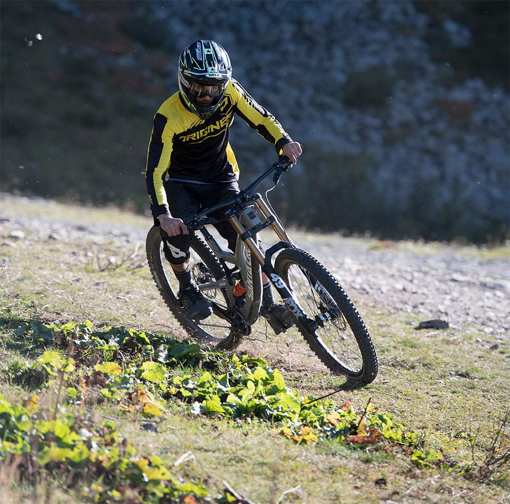 [Pilotage VTT] Les virages : virage à plat