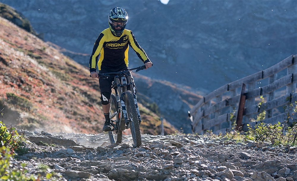 [Pilotage VTT] Rouler dans les racines et pierriers