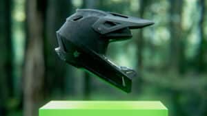Fox Racing présente le tout nouveau casque de descente Rampage RS