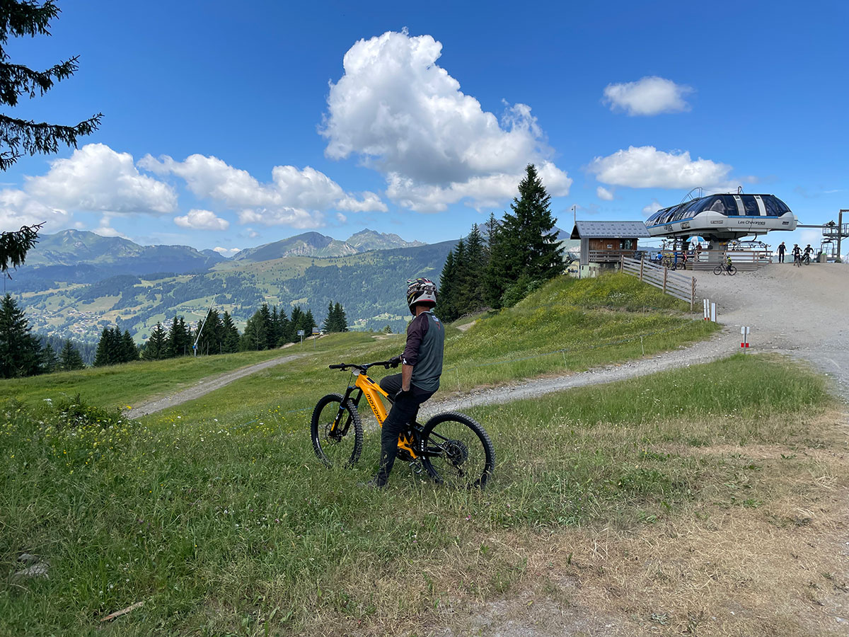 3 jours, 8 stations, 128 km de pistes : la Pass’Portes, le rendez-vous incontournable des riders